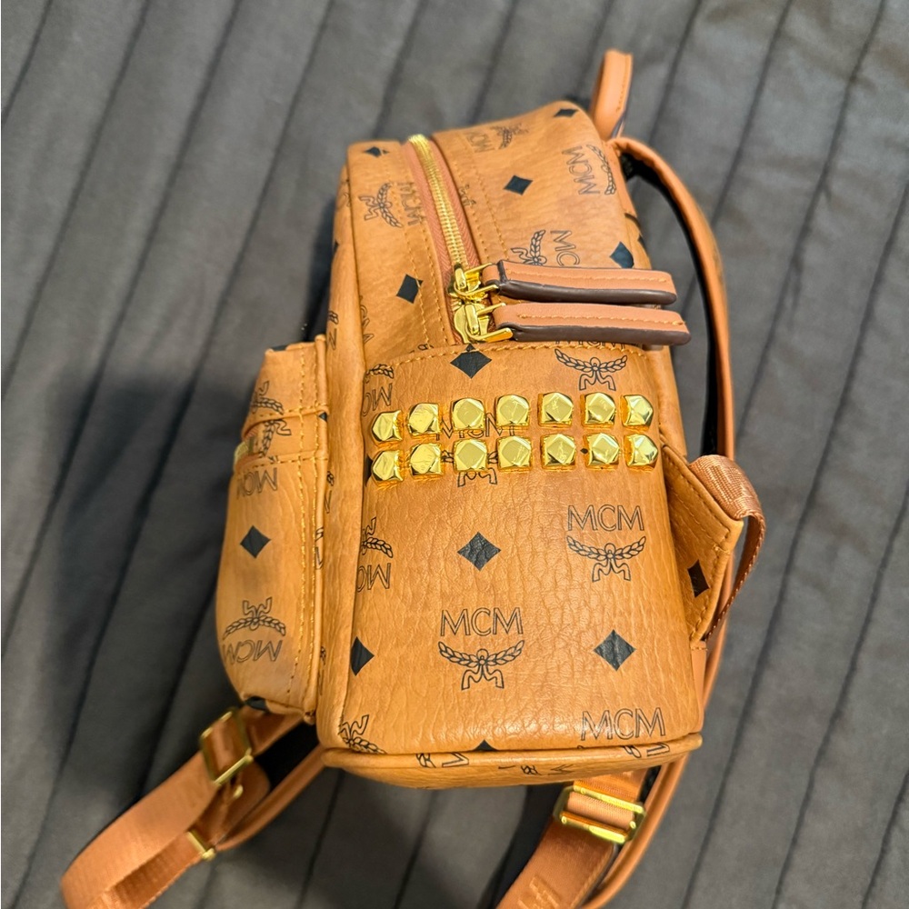 Mini Backpack - Picture 2 of 3